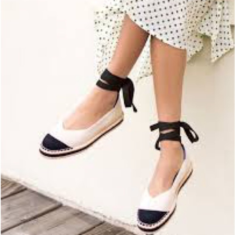 Rothy’s Boardwalk White and Black Espadrille Flats 8.5